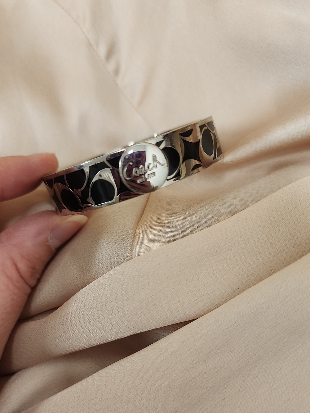 Coach bracelet hinged bangle black enamel silver Bracelet